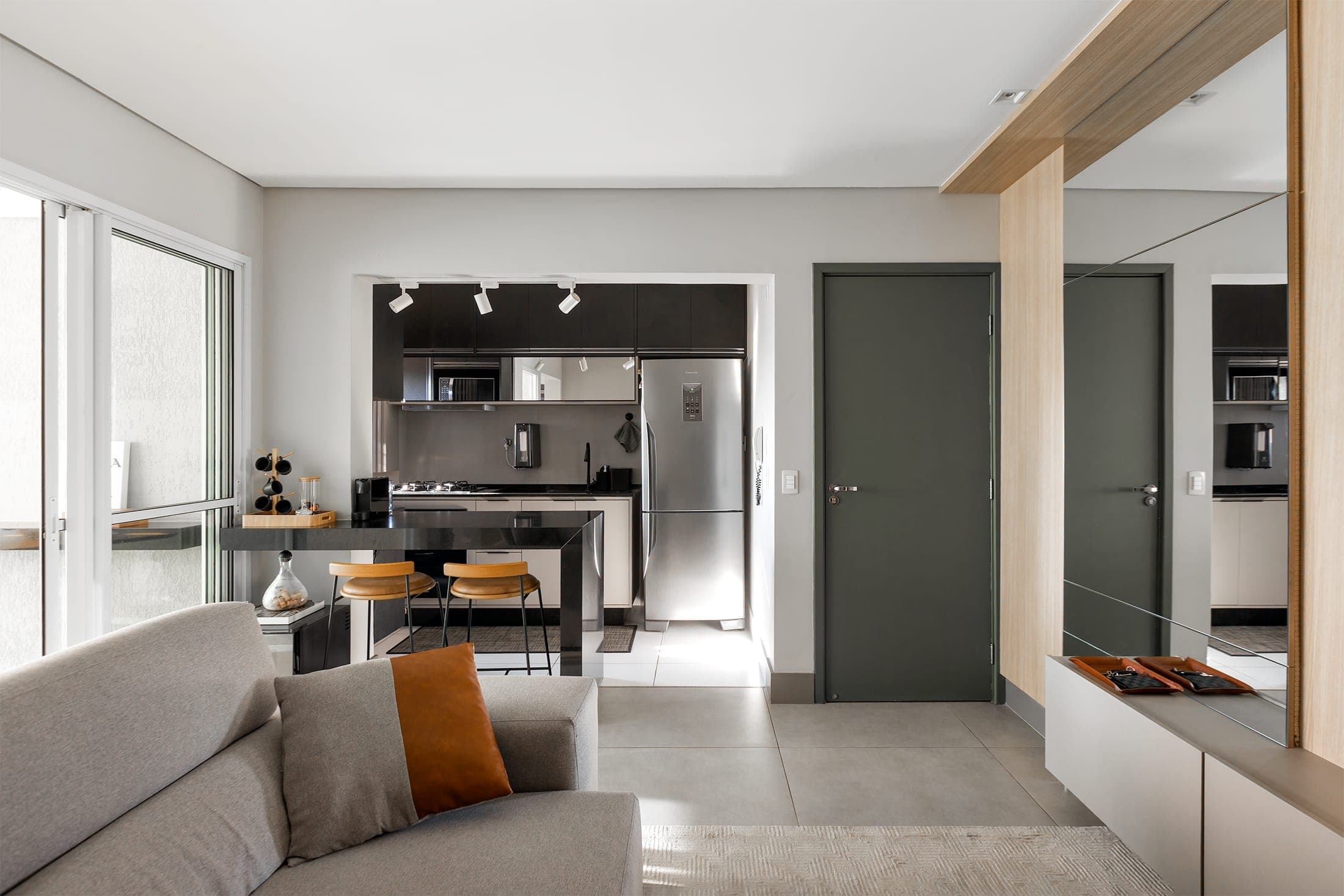 Apto MJ — projeto de interiores da Sentire Arquitetura, foto 1 de 23